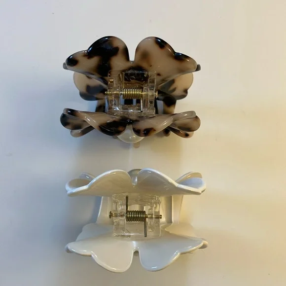 J. Crew Factory Floral Hair Clips - Cream and Tortoise Shell Pair of 2 - Picture 2 of 8
